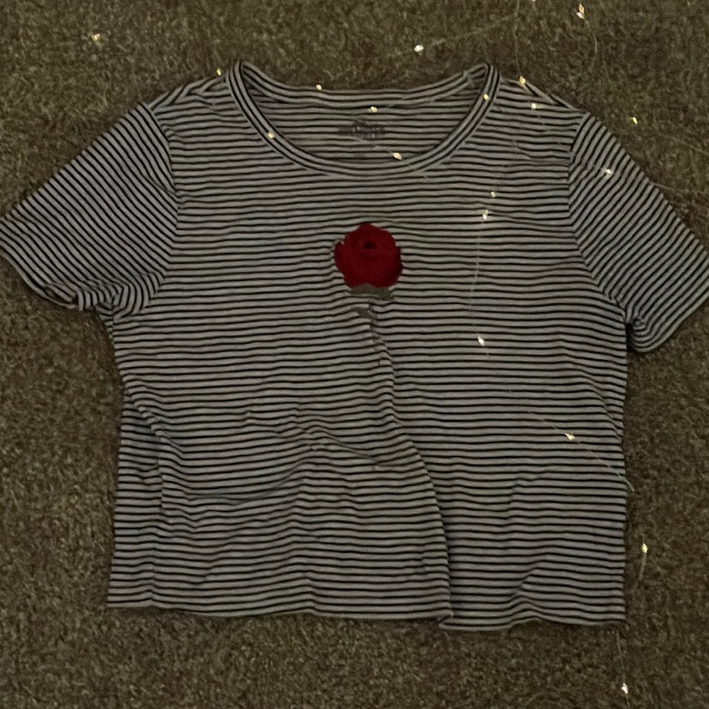 Girls-cropped-ish black and white striped rose stitch Tee